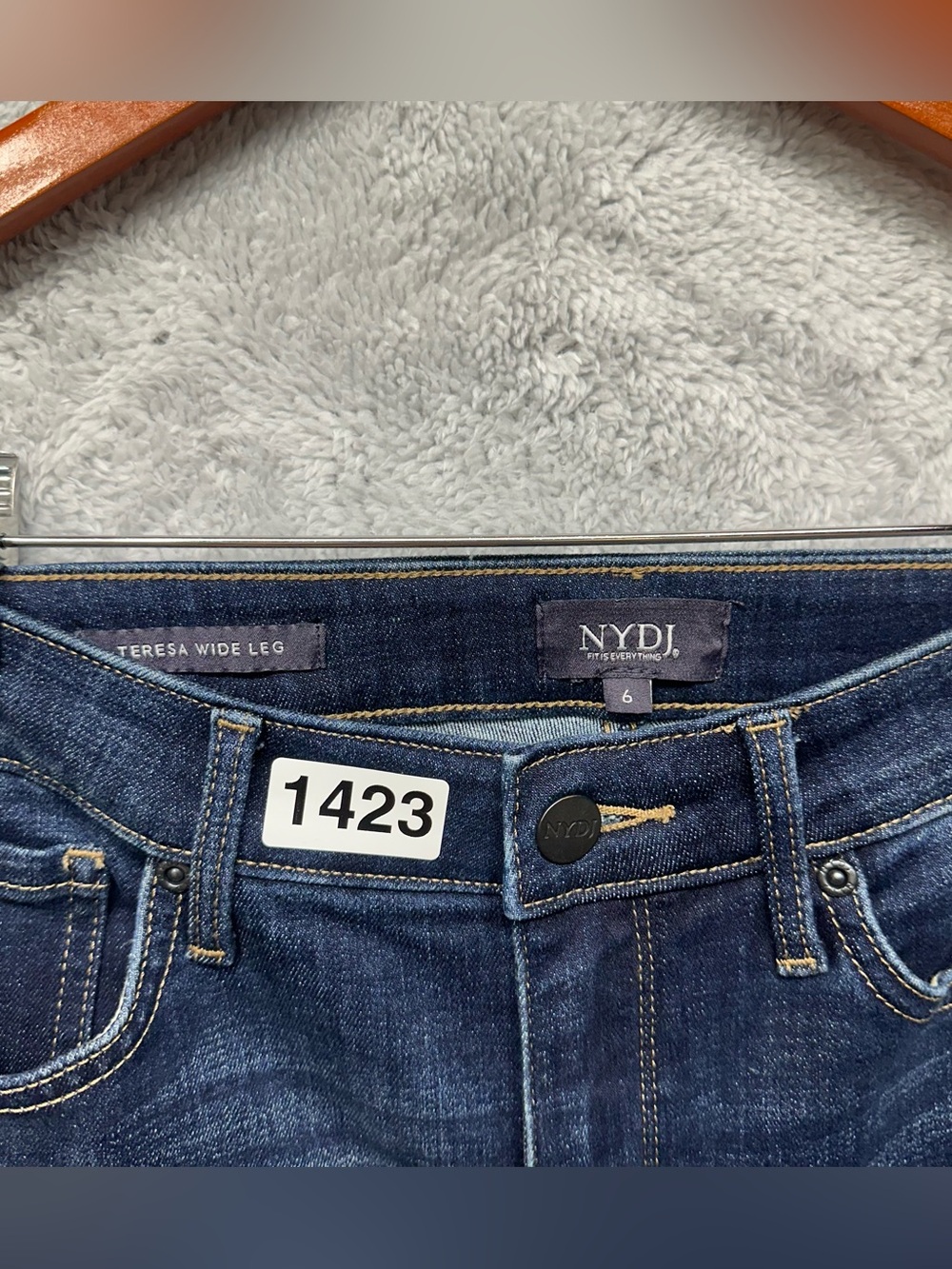 NYDJ Teresa Wide Leg Lift Tuck Crop Jeans Dark Wash Cuffed Hem Size 6 - Picture 4 of 11